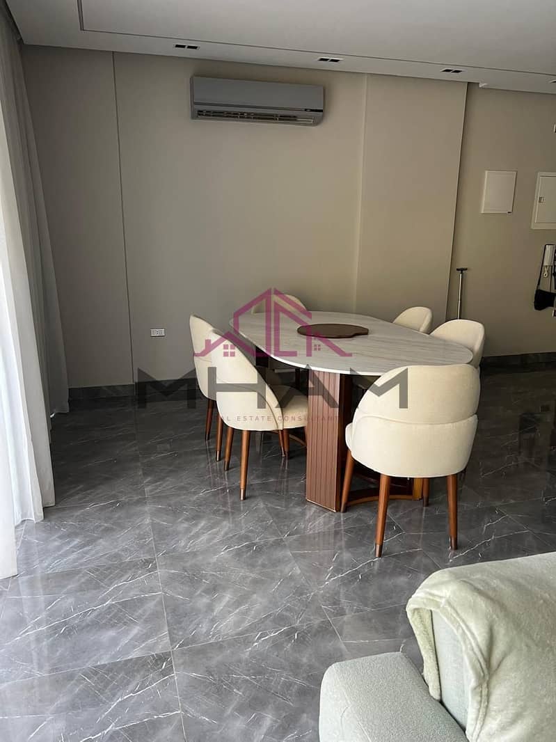 2 photo_6032912910704643092_y. jpg