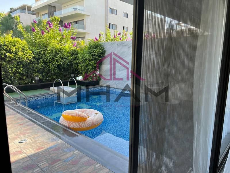 9 photo_6032912910704643099_y. jpg