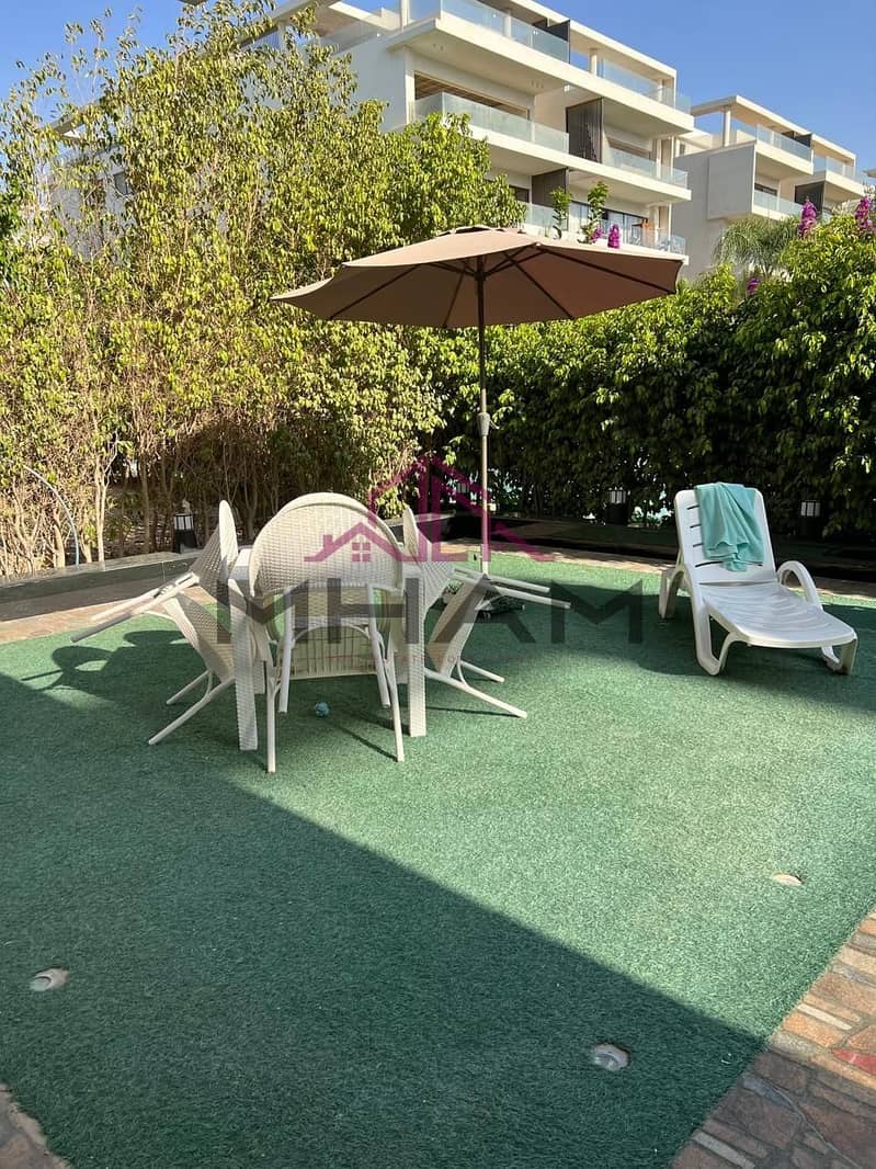 18 photo_6032912910704643109_y. jpg