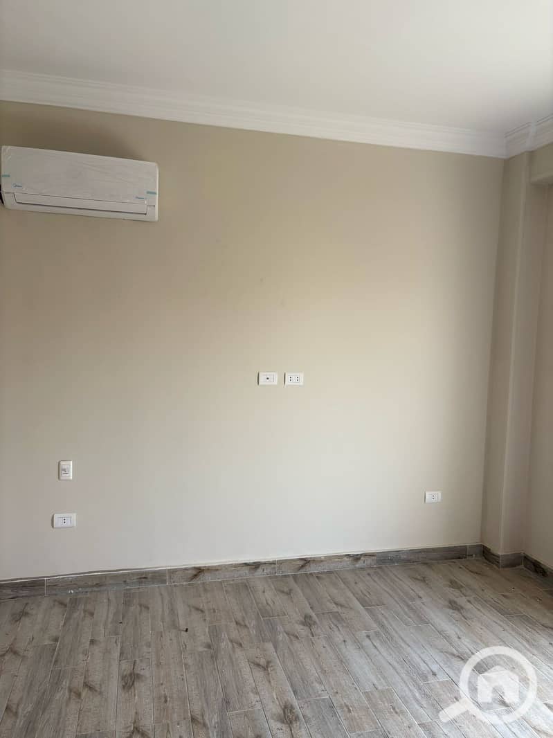 5 40580081-fb59-4aed-8e86-a484cdc03a4e. jpeg