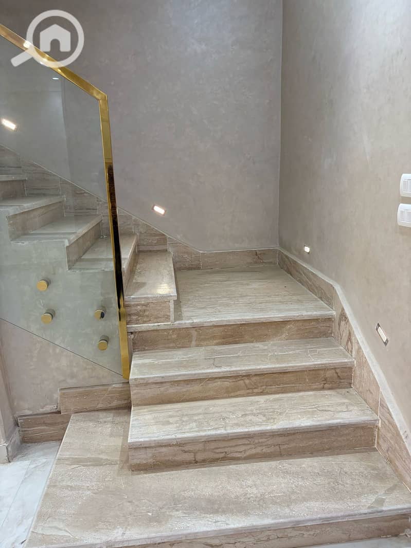 8 7f4a427b-c5a5-45cd-9fda-f666b2aafe63. jpeg