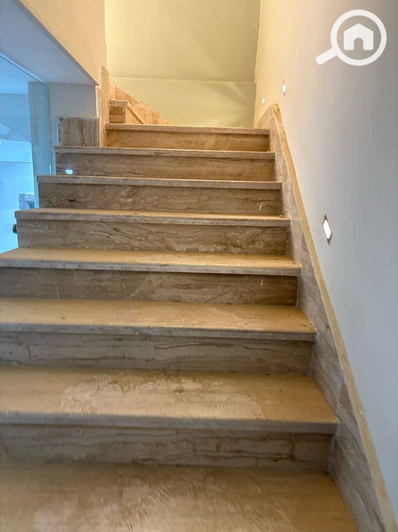 12 65481c14-4e0f-4b80-a14c-721e3ae89287. jpeg