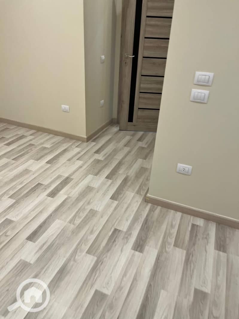 16 02c20caf-a1e3-4e93-a476-0247bce4e2f1. jpeg