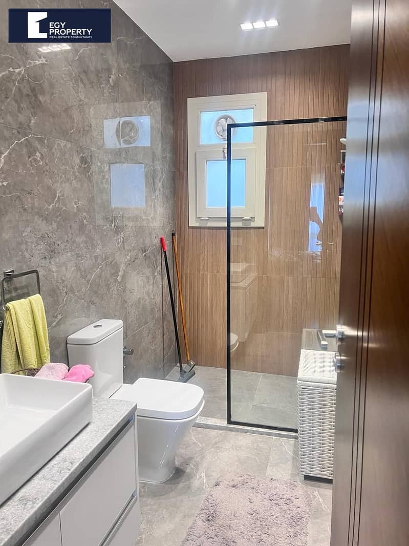 8 _files_b7c5d7eb-2bdb-4b0c-8ef2-1dfc288a7b35. jpg