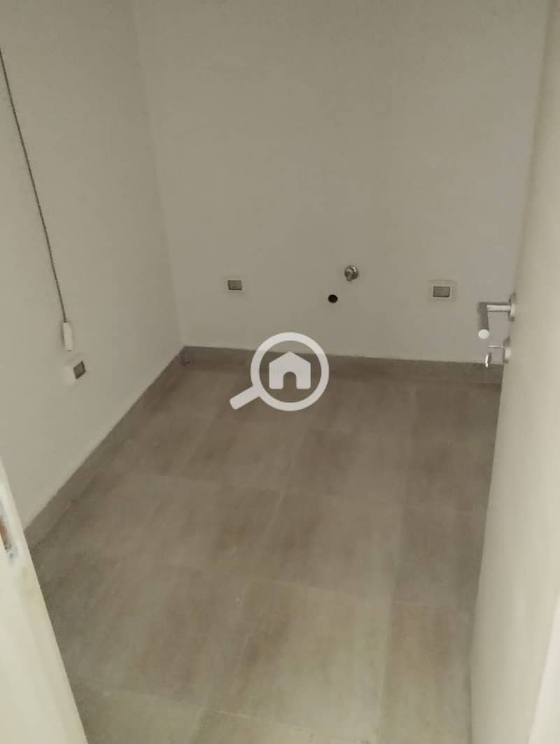 4 1e652734-c7f8-422d-92a8-58a54aea259a. jpeg