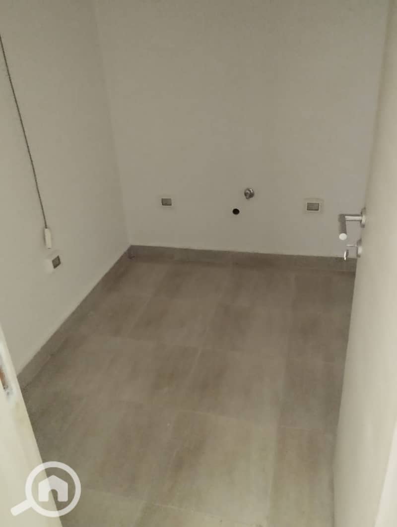 11 1e652734-c7f8-422d-92a8-58a54aea259a. jpeg