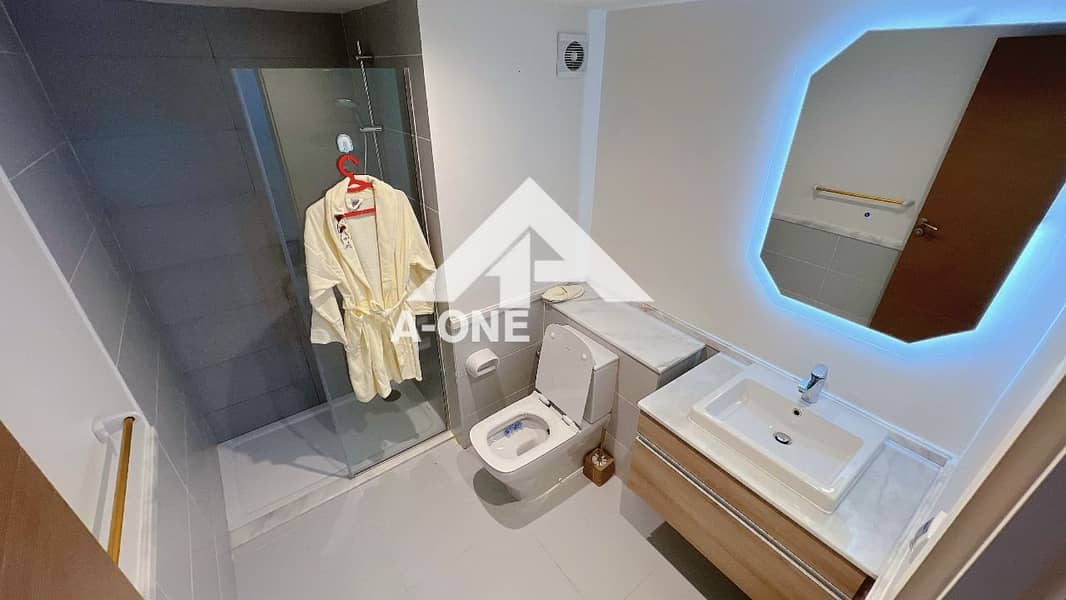 10 4e02178a-f73e-407e-a728-31f6b35cc6a0. jpg