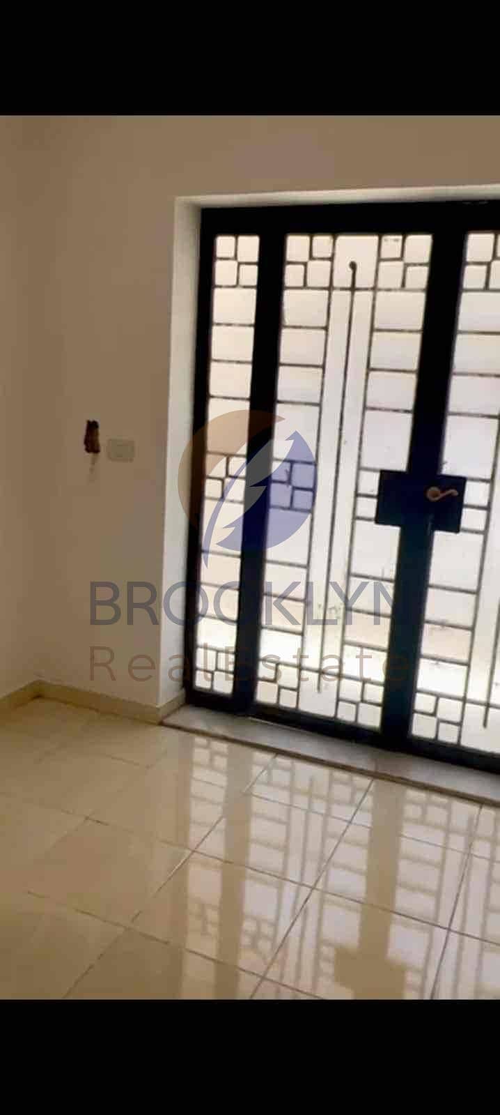 10 161760f1-bdd1-45f2-a34f-d2500b379ac6. jpg