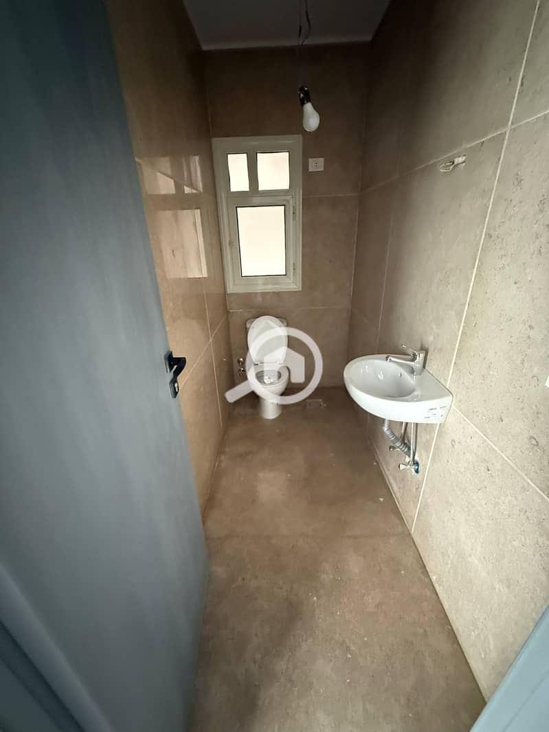 10 e2d7cb53-d4ab-4e42-bf7a-85b49ec2d30c. jpeg