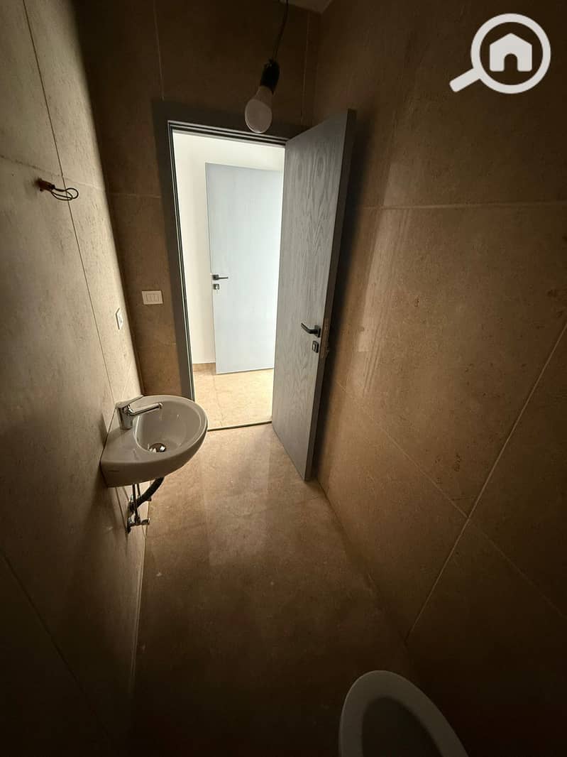 11 c15c0b05-6a3f-4c3f-ac2f-6e8b6559b394. jpeg