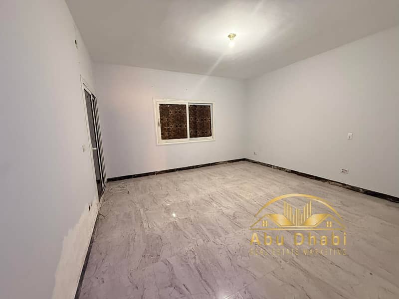 8 612359589_867971175979780_439372774441563494_n. jpg