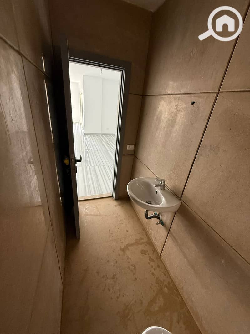 10 b3bb480f-70a2-4141-ab21-8d61ccc780db. jpeg