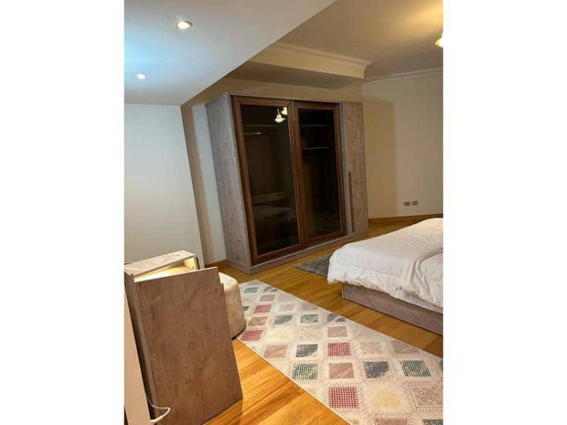 12 aaf69b3e-2643-4c77-9b4b-36e5fb869065. jpg