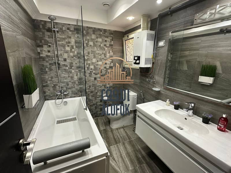 5 05ddcc3a-4d6d-42be-b01f-ffd785167d26. jpeg