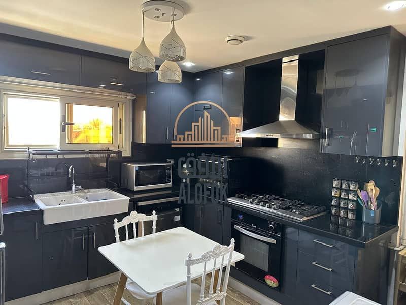 6 4c1c058a-f377-4209-ac30-b2f684f82963. jpeg