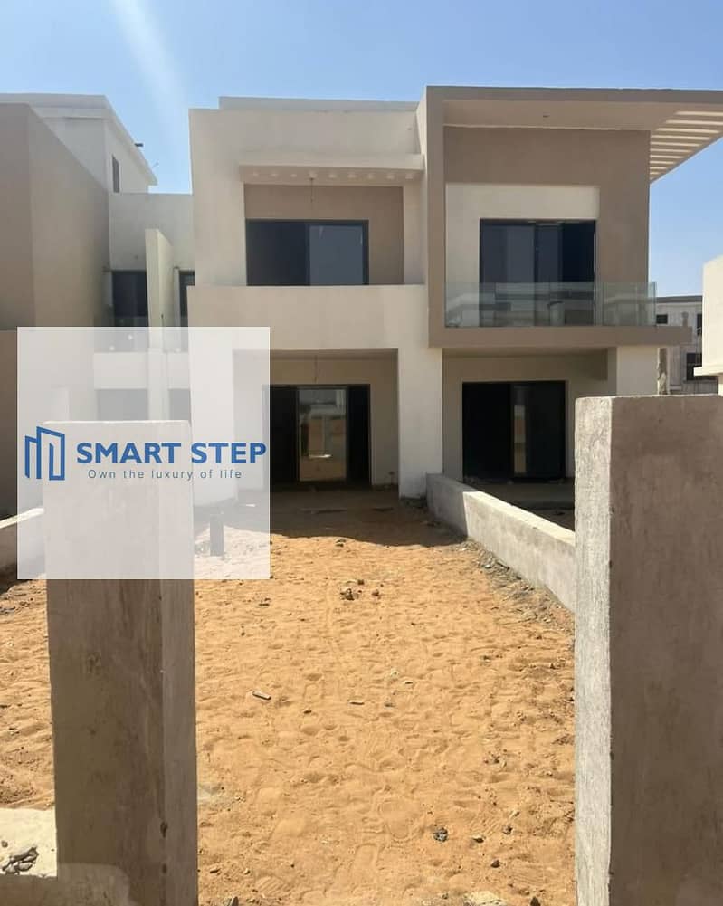 12 f53bf45c-34b2-4072-b699-fb6caf9dc271. jpg