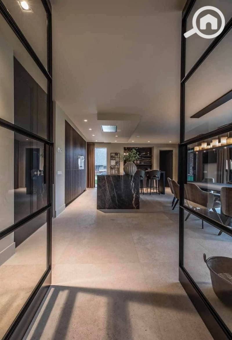 8 661e562d-9cc0-4a42-8490-7c8846aa5f3a. jpg