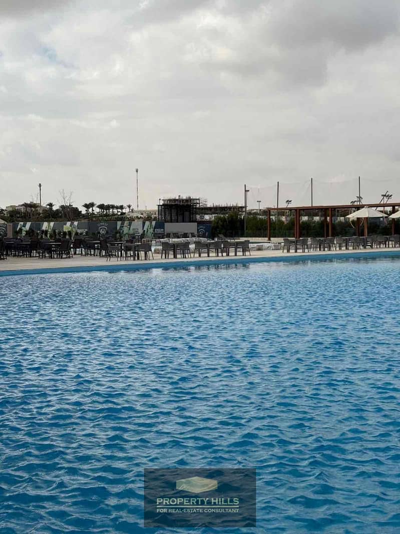 12 94586feb-8885-4123-99a1-a264c1a5de01. jpg