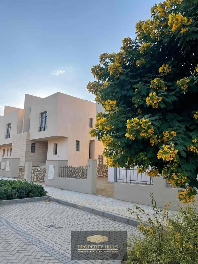 35 c2e30a44-2ef3-4e85-ba83-a353d7d47295. jpg