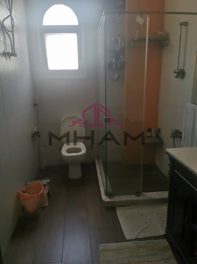 27 photo_6032736383253810208_y. jpg