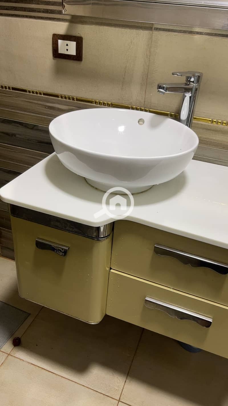 6 1bd8bdea-b0b7-40b8-9270-994e004ab57c. jpg