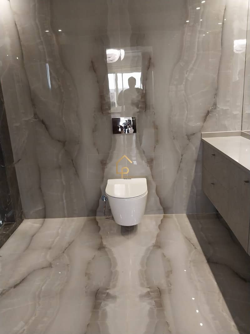 4 35fc2c35-c5ba-45cb-9b36-29e03394e910. jpg