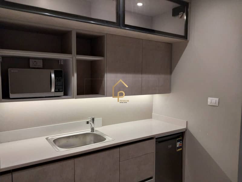 8 964d127e-8d53-45de-a950-1ae168aceeb4. jpg