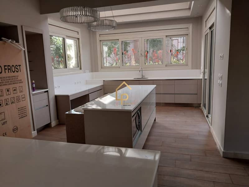 9 b5fd9e8d-5276-4534-8cef-3651d8d8e208. jpg