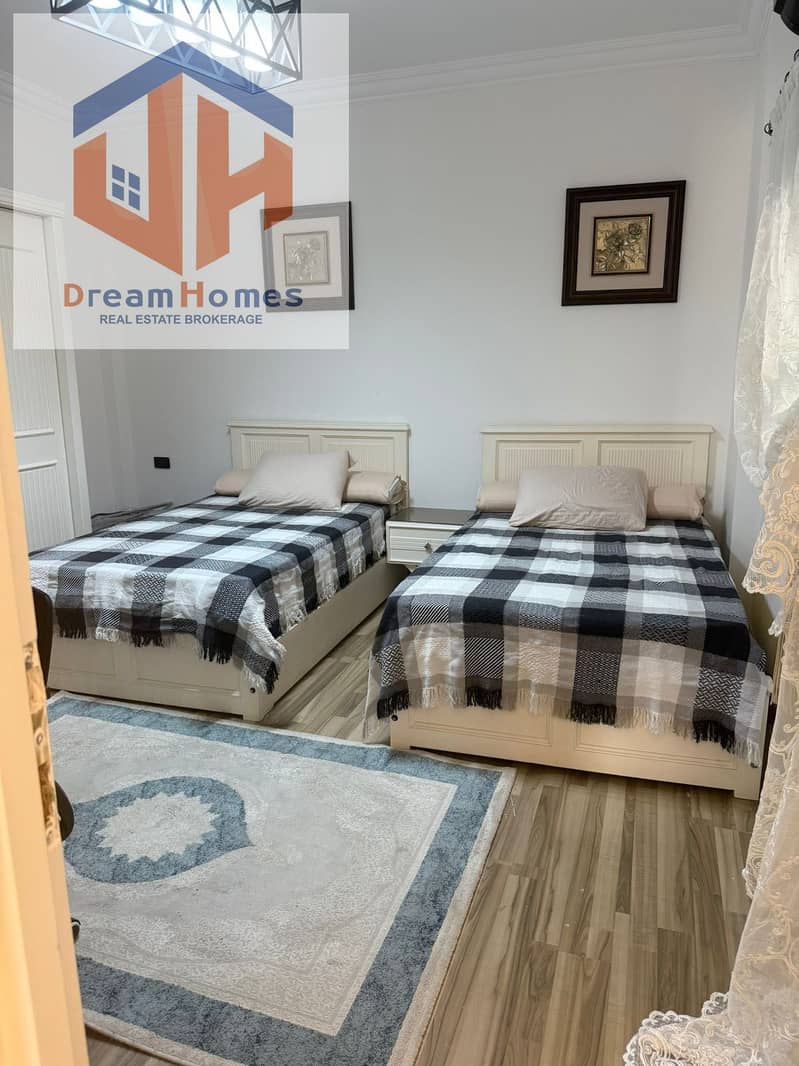 12 f6d480e6-ac78-42e0-b1ab-d7d4a8e514b2. jpg