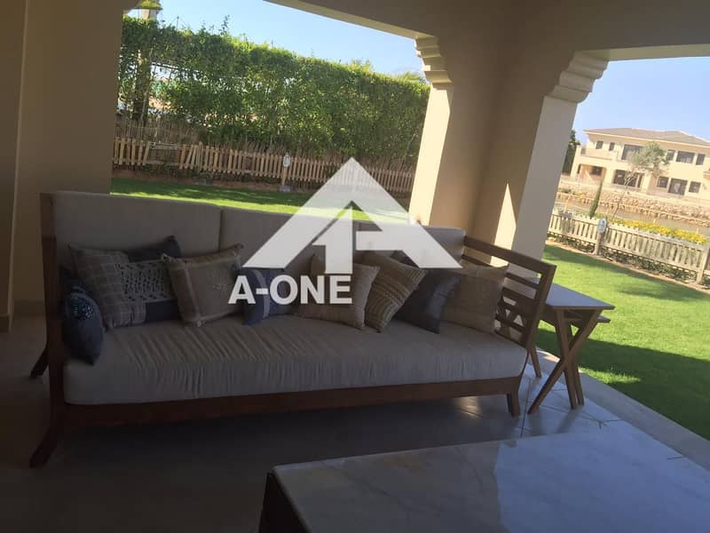 14 e74d9c46-c5c6-4ab4-8e91-7a7c9a1bc56c. jpg