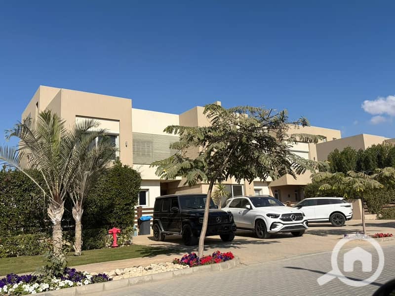 15 b5048d3d-e92b-4b95-85e4-94cd8fdaf87f. jpeg