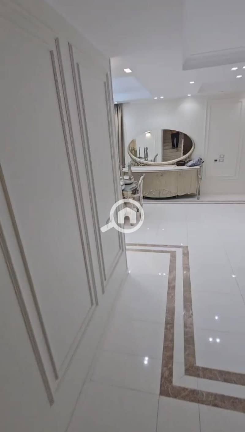 4 cf9863d1-02db-47a2-b0ad-afb1083c6c53. jpeg