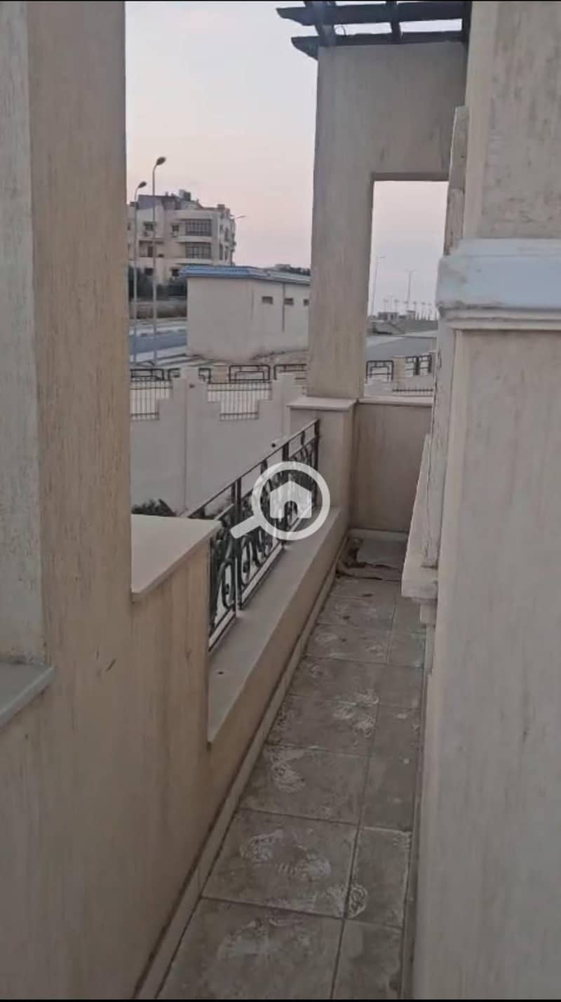 19 7eda3a4c-f631-430f-9a02-2e7228b21f36. jpeg