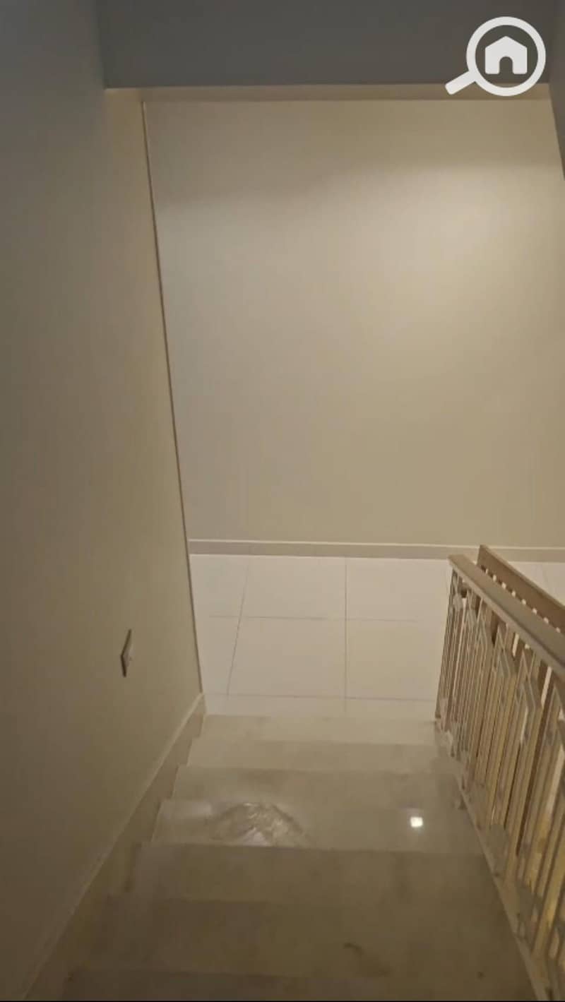 25 6ee882ad-31b5-4653-999b-0942e0cce4d7. jpeg