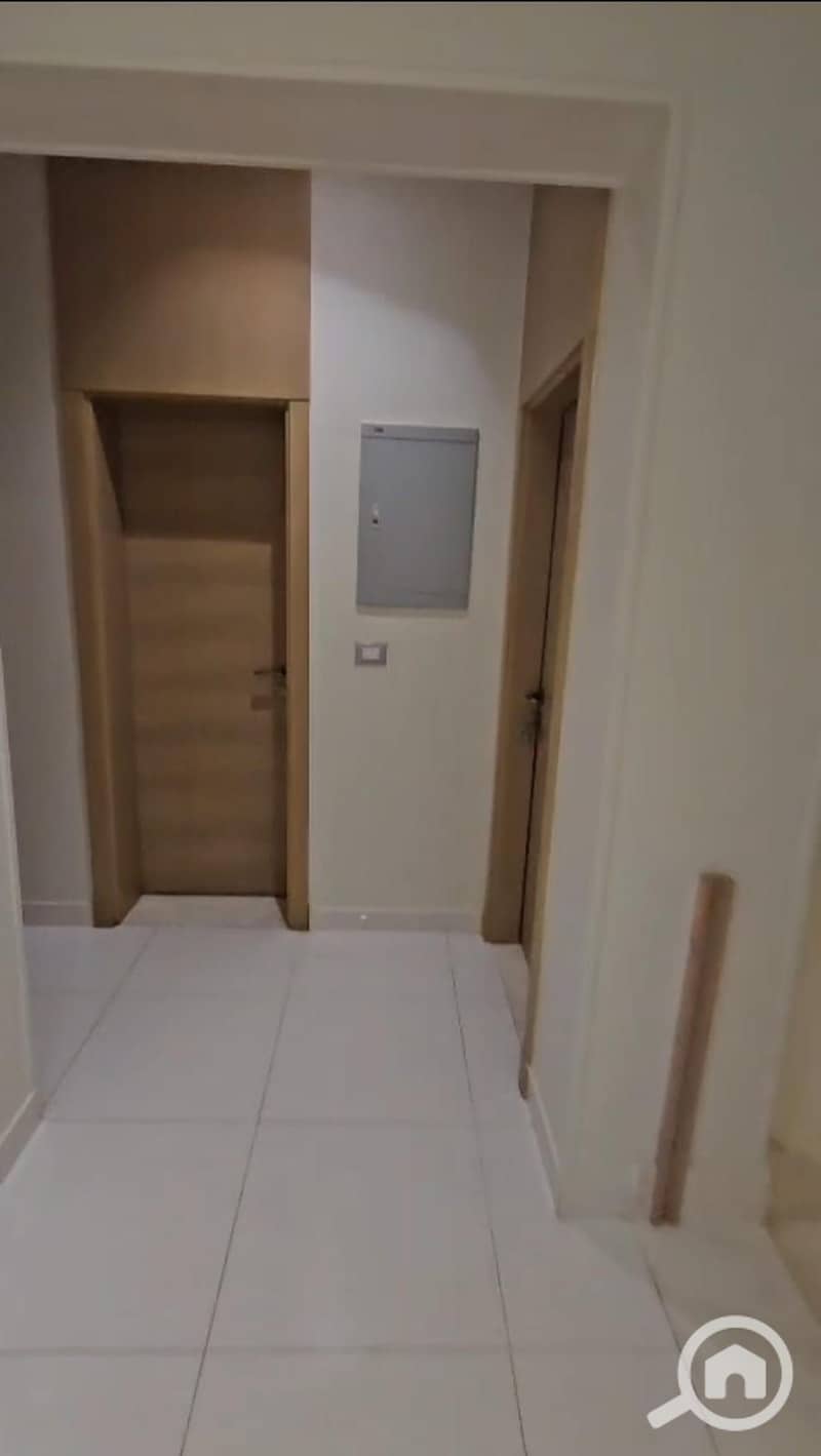 28 a3d89ef0-4428-457b-b25f-2d9f486ace0a. jpeg