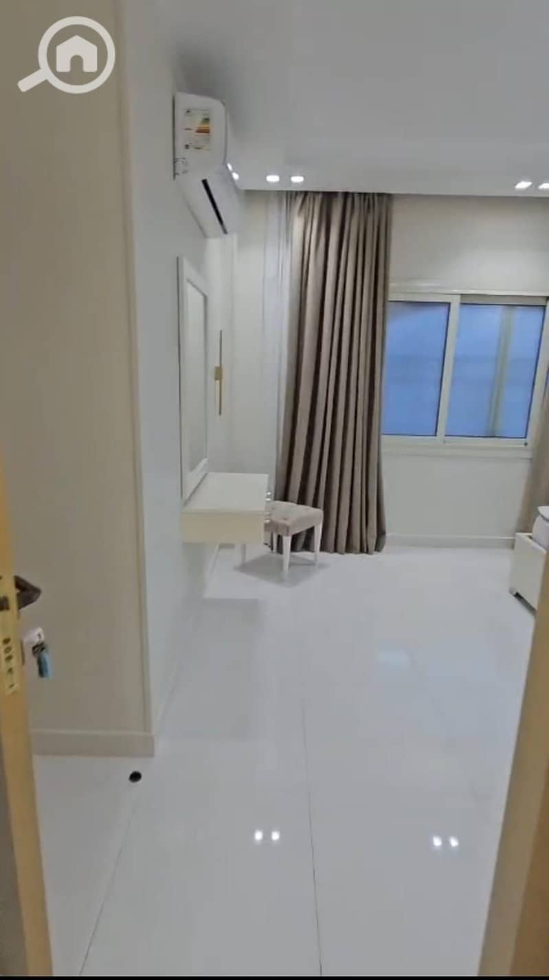 30 21d9abc6-ad88-4420-a4ed-445aaafed47b. jpeg