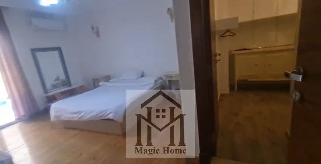 4 abf9ebb1-8dd6-4aad-af91-f4209b618bda. jpeg