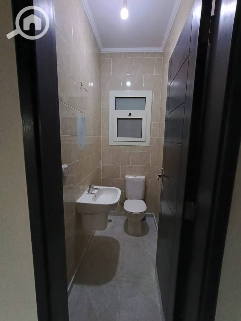 9 07c2f4a5-58f1-4a5e-9d7a-2d9112209458. jpg