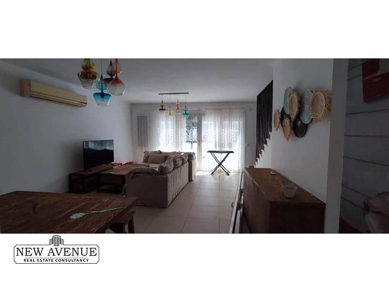 6 889363cb-f506-46f7-a395-eefee21f3401. jpg