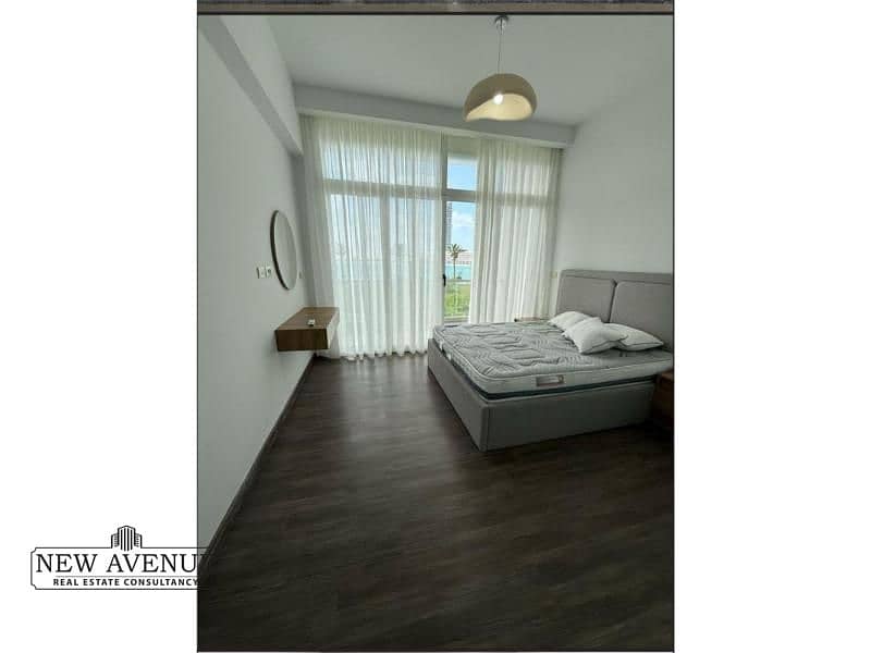 8 eef36d9a-526b-40aa-a180-5c83fba0b8c1. jpg