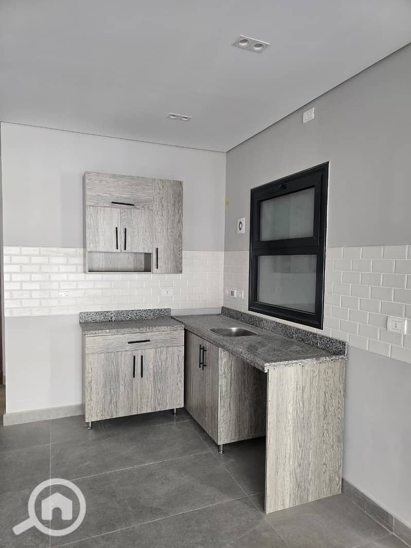 4 bb7b3179-ff3a-4308-8b68-05ba636638a3. jpg