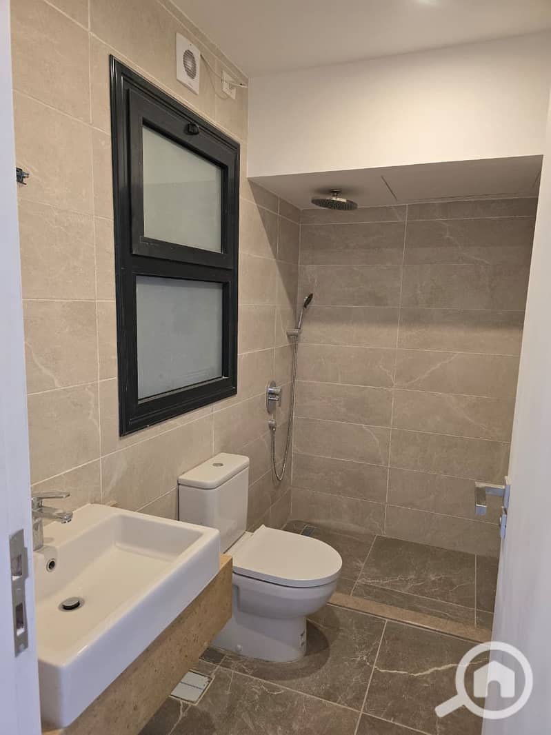 5 828b3bfc-3015-4bc1-acae-4f02ae8a9c8d. jpg