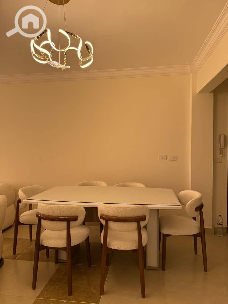 4 42e7bfae-a2cd-4abe-a39b-558dd20064be. jpeg