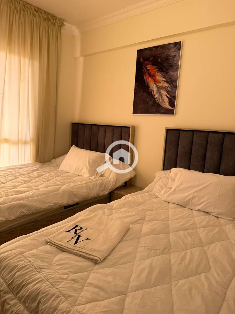 7 7a671a8f-7f5c-4d1d-aff7-a7f49d861366. jpeg