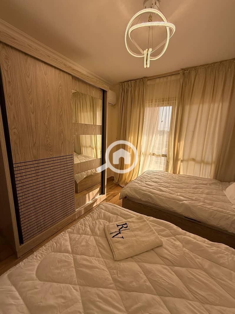 12 8af7a577-1ed7-4b88-a787-c2158b8f7e09. jpeg