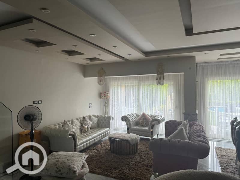 14 89339cad-eb0e-49c2-ba0d-4d3a5aa3b2e0. jpeg