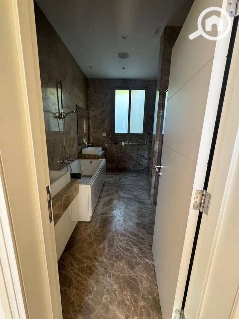 6 WhatsApp Image 2025-10-01 at 18.42. 09_ae5c1780. jpg