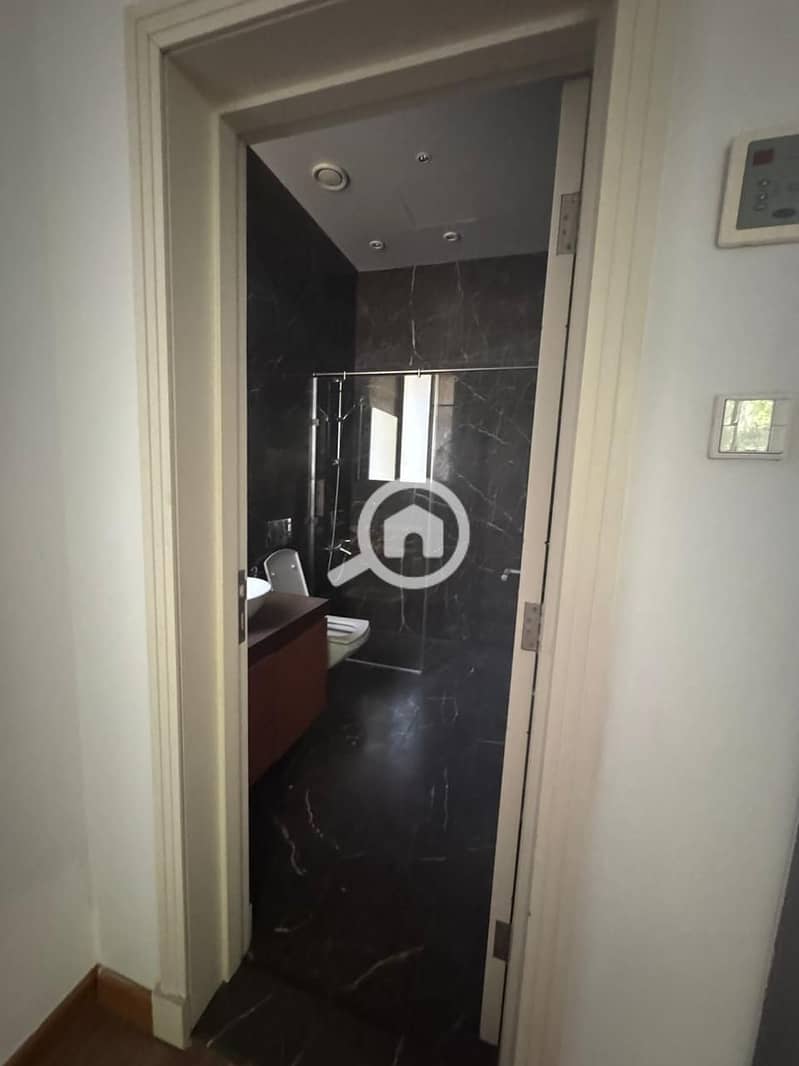 8 WhatsApp Image 2025-10-01 at 18.42. 10_38bbfa34. jpg