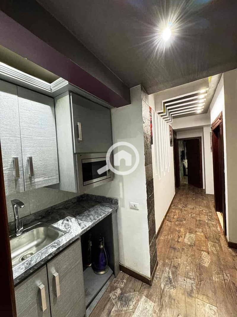 11 cc2fdfc8-c991-4ffe-b229-79498b194b75. jpg