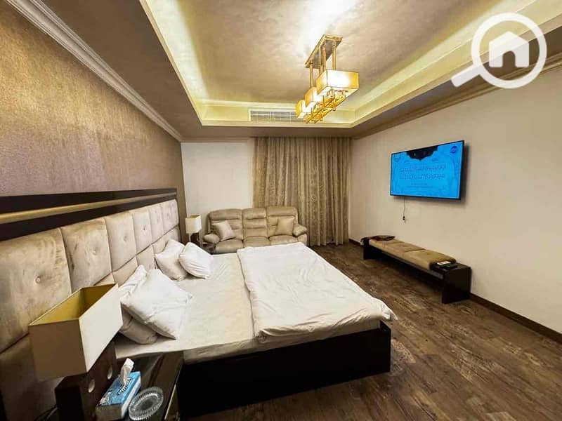 12 1e7a7bea-d4f6-49a3-bb94-c6a05cfa65c5. jpg